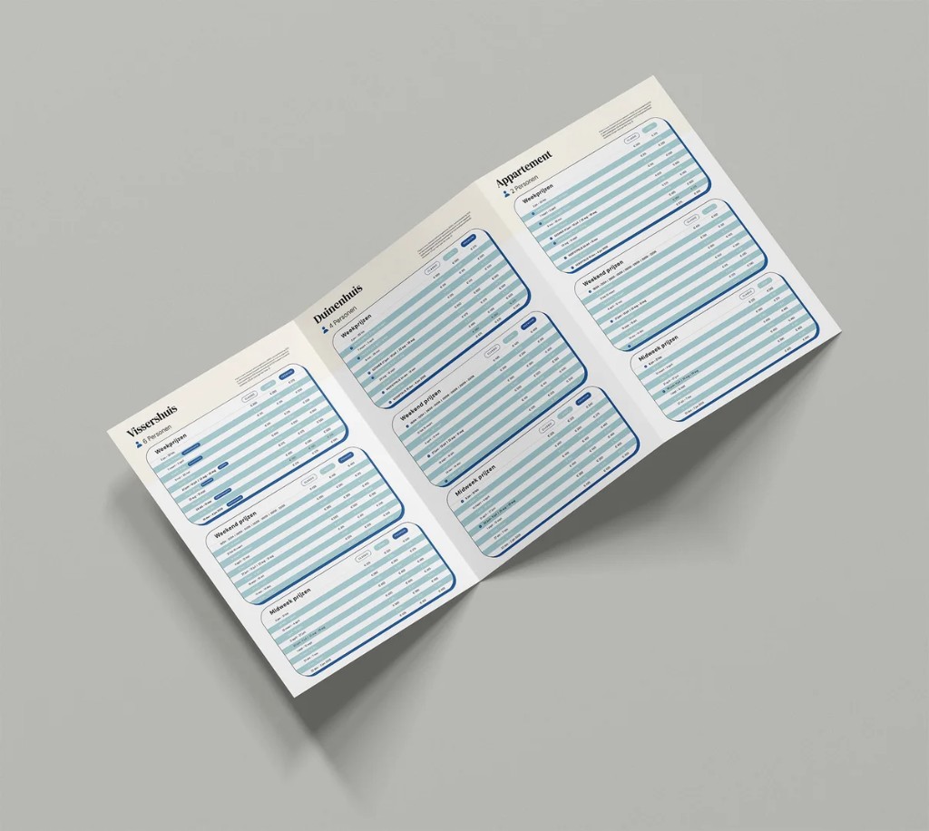 Openslaande tri-fold met prijs- of infoblokken